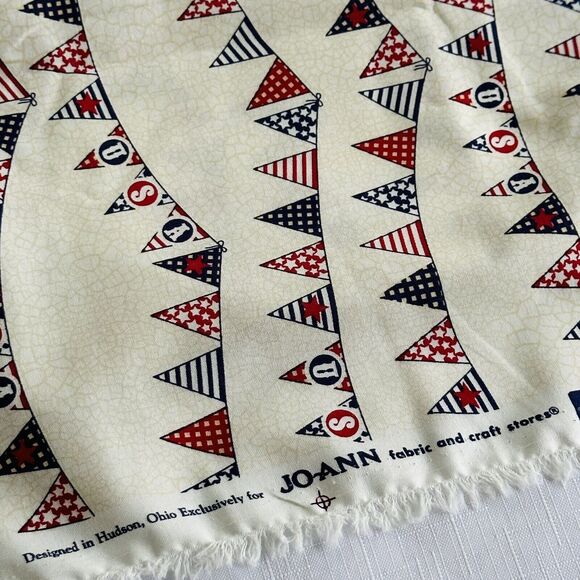 USA Banner Patriotic Fabric on Cream Marbled Background Cotton 54" x 44" - Picture 3 of 3